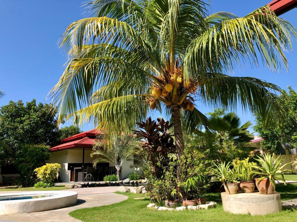 Strutz Art Garden Resort Bangued Экстерьер фото