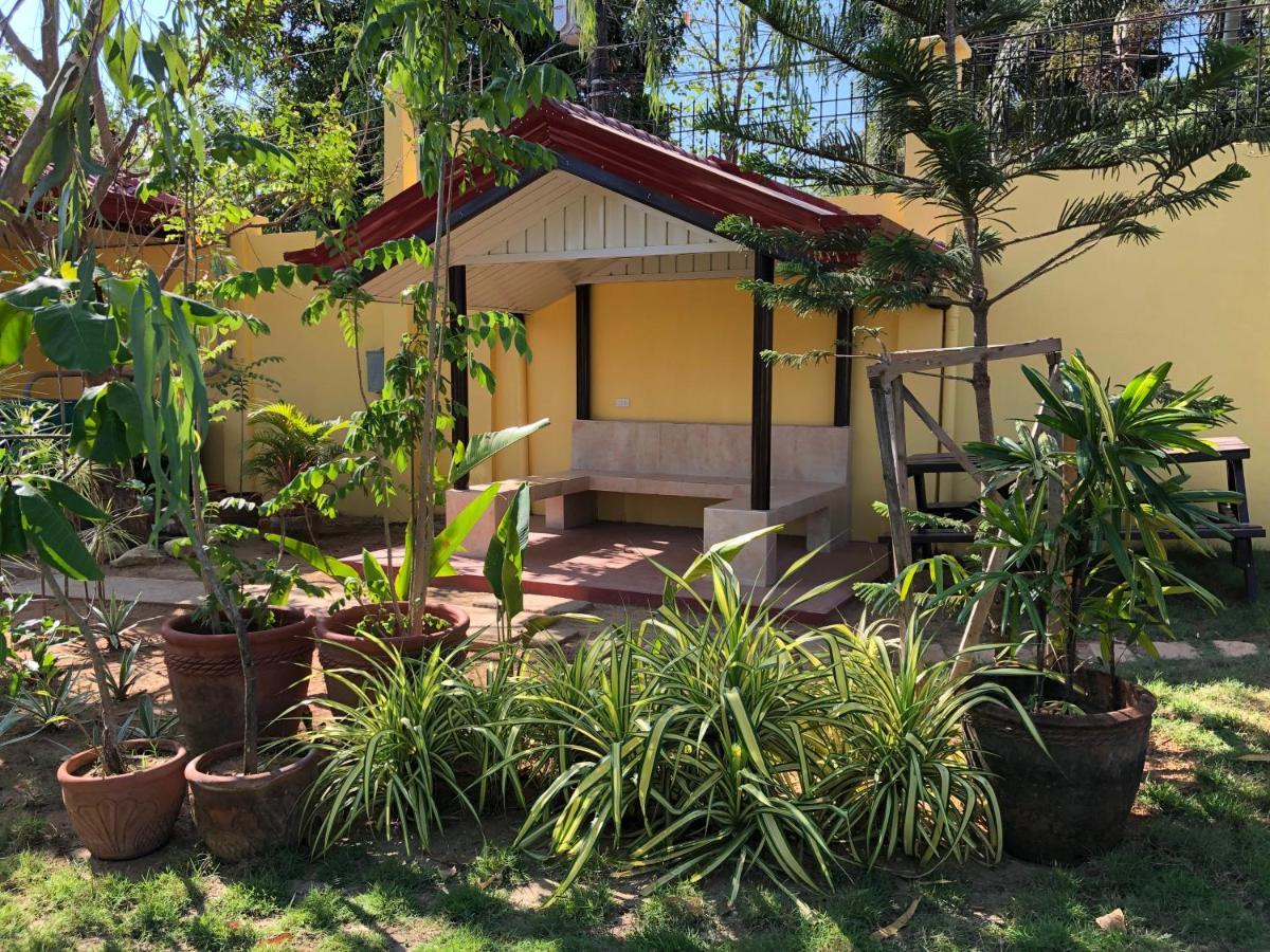 Strutz Art Garden Resort Bangued Экстерьер фото