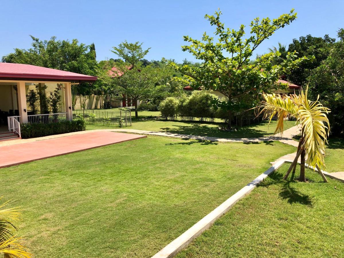 Strutz Art Garden Resort Bangued Экстерьер фото