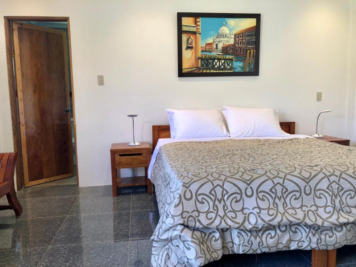 Strutz Art Garden Resort Bangued Экстерьер фото