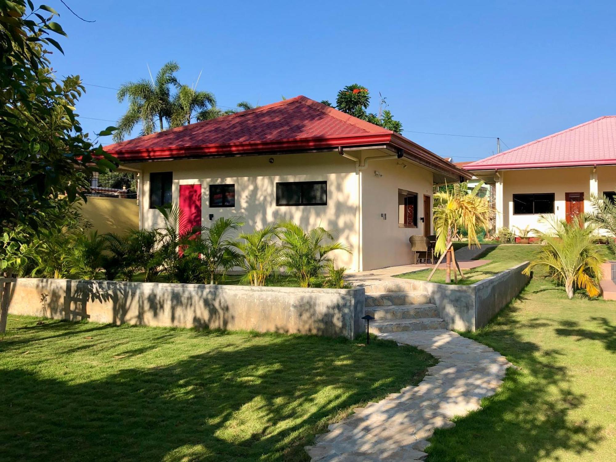 Strutz Art Garden Resort Bangued Экстерьер фото