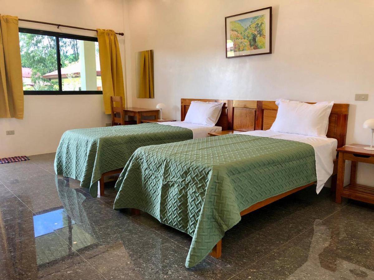 Strutz Art Garden Resort Bangued Экстерьер фото