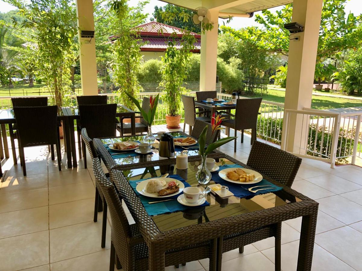 Strutz Art Garden Resort Bangued Экстерьер фото