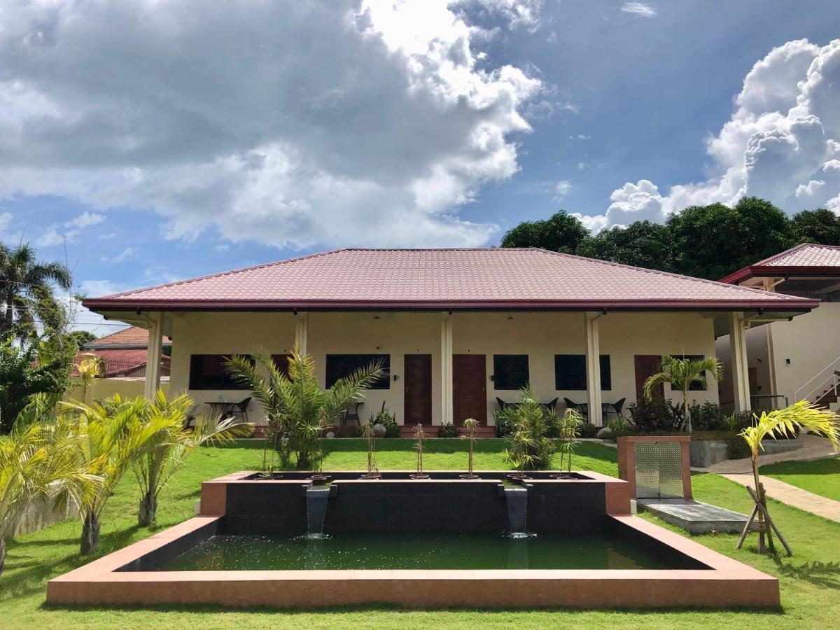 Strutz Art Garden Resort Bangued Экстерьер фото