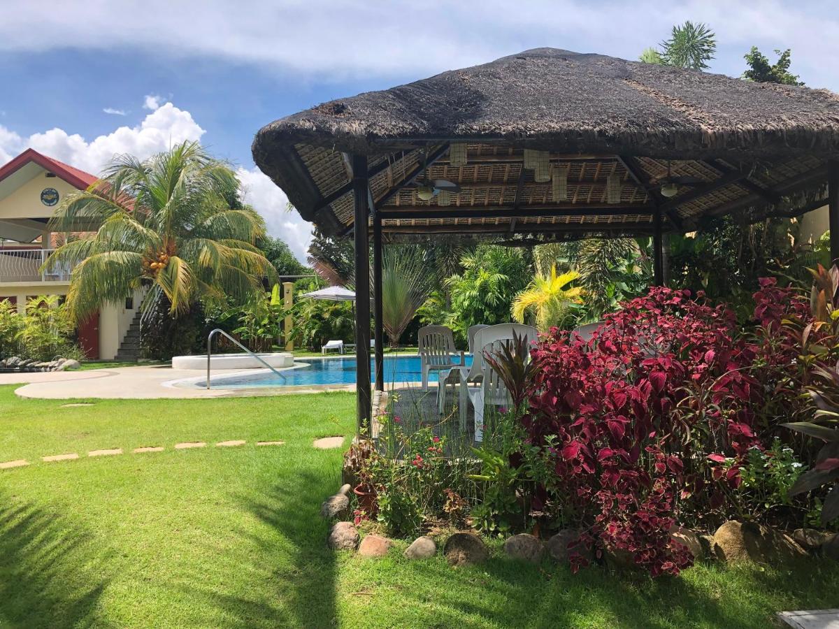 Strutz Art Garden Resort Bangued Экстерьер фото