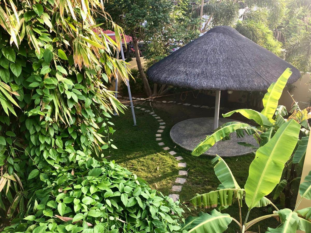 Strutz Art Garden Resort Bangued Экстерьер фото