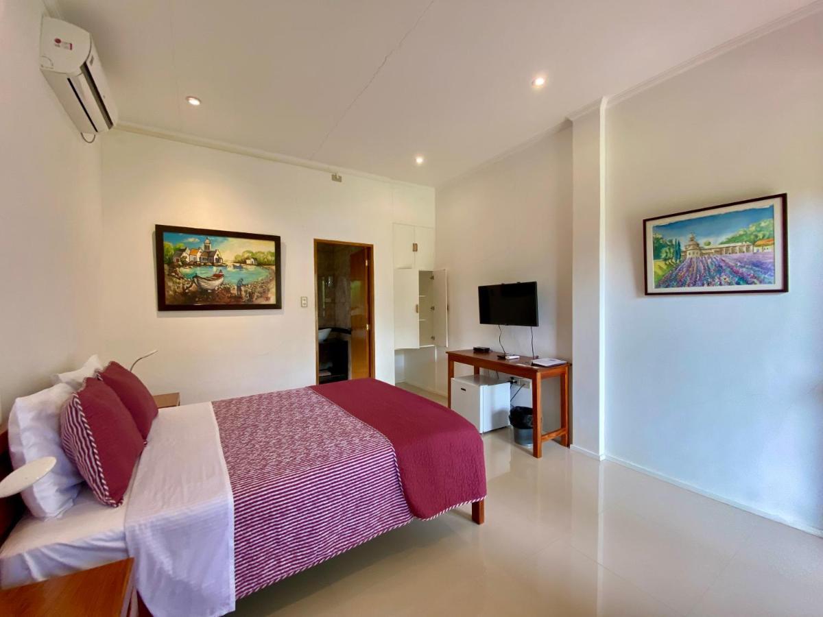 Strutz Art Garden Resort Bangued Экстерьер фото